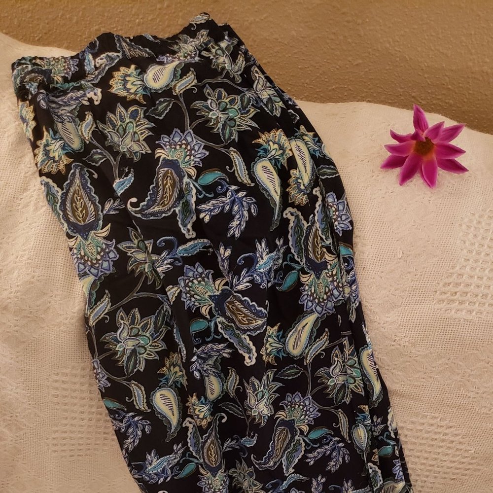 J Jill size L Large Rayon Pants, NWOT, floral pattern in blues and greens